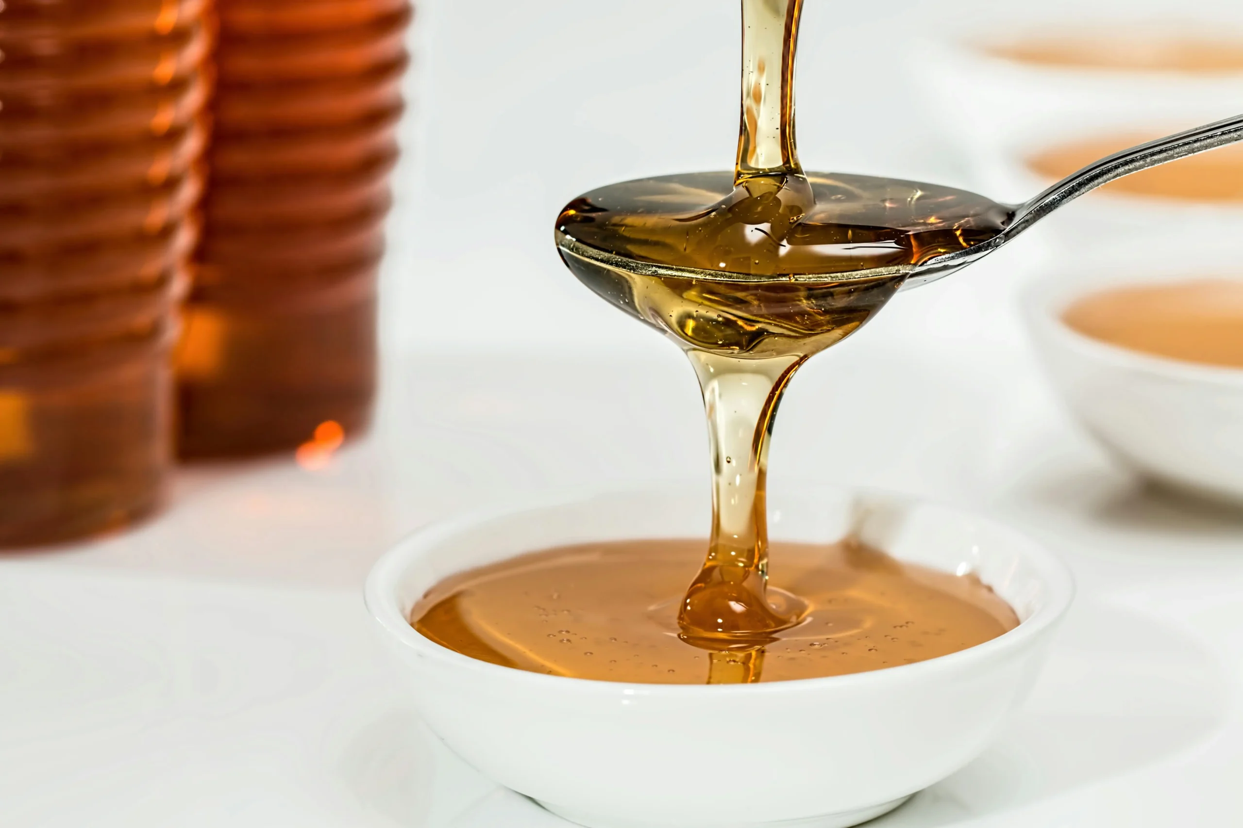 cats eat honey
